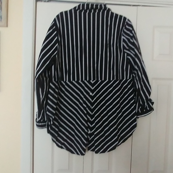 Blouse - Picture 2 of 2